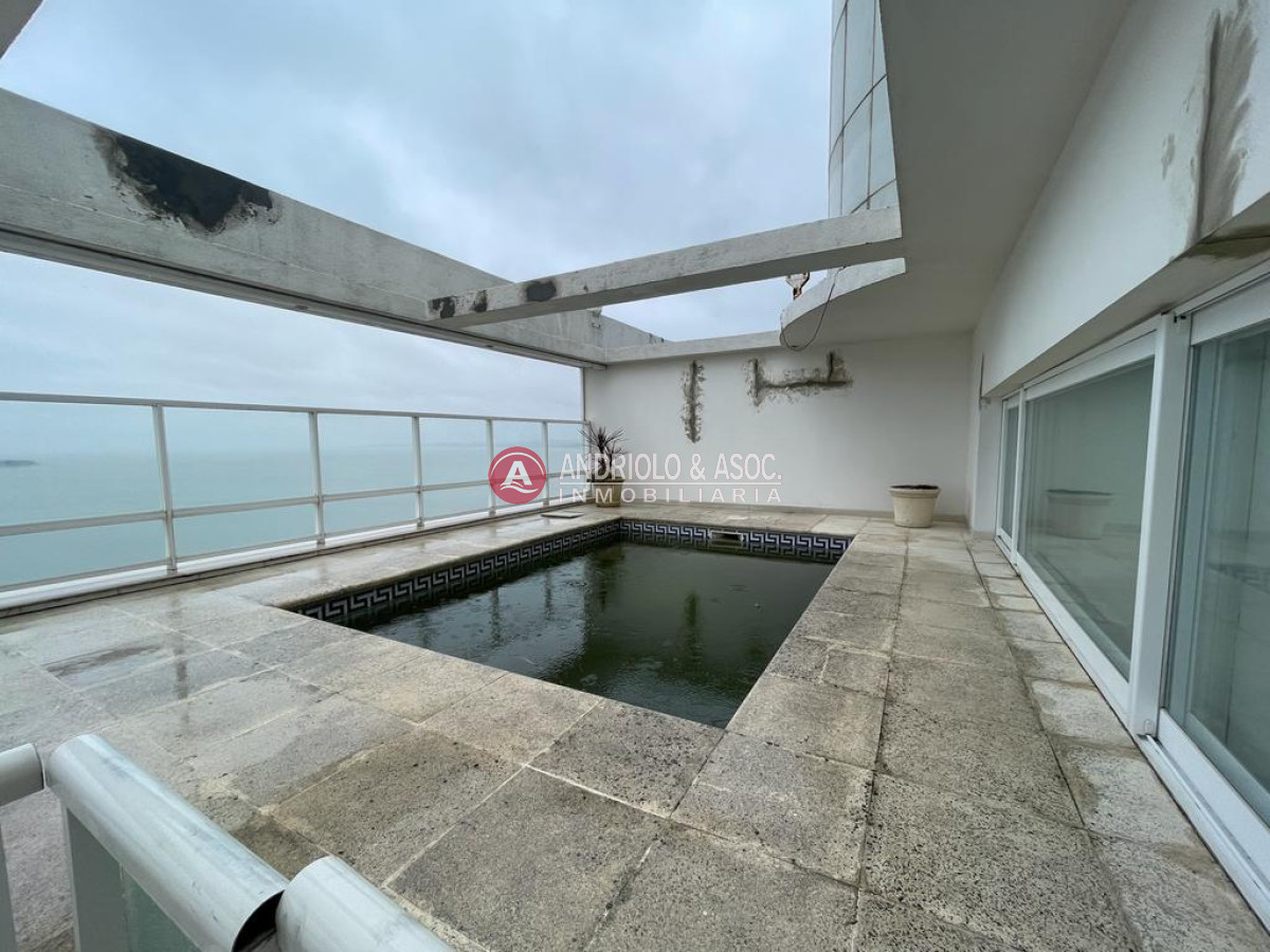 Apartamento ID.8793 - Penthouse en primera línea  