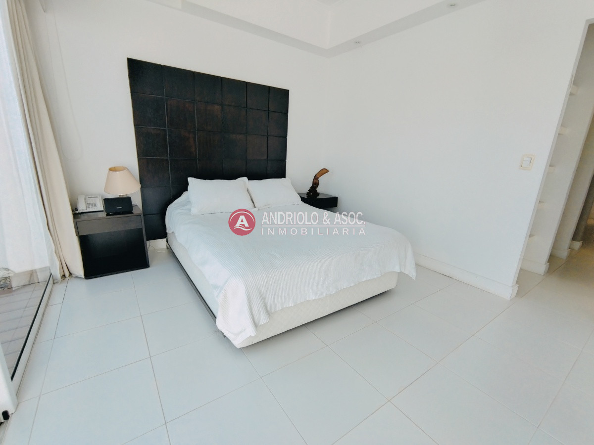 Apartamento ID.309 - ALQUILER HERMOSO DUPLEX EN PRIMERA LINEA BRAVA