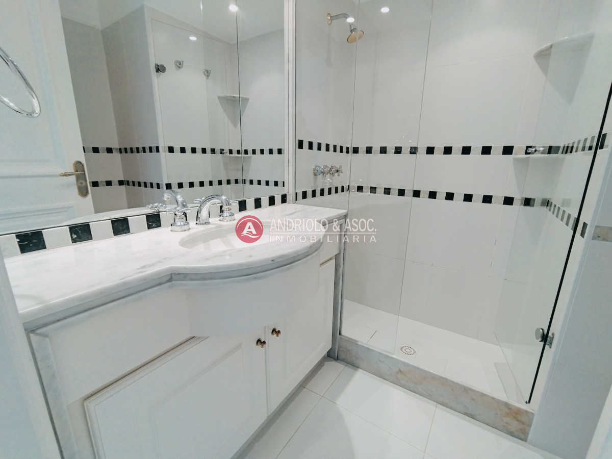 Apartamento ID.309 - ALQUILER HERMOSO DUPLEX EN PRIMERA LINEA BRAVA