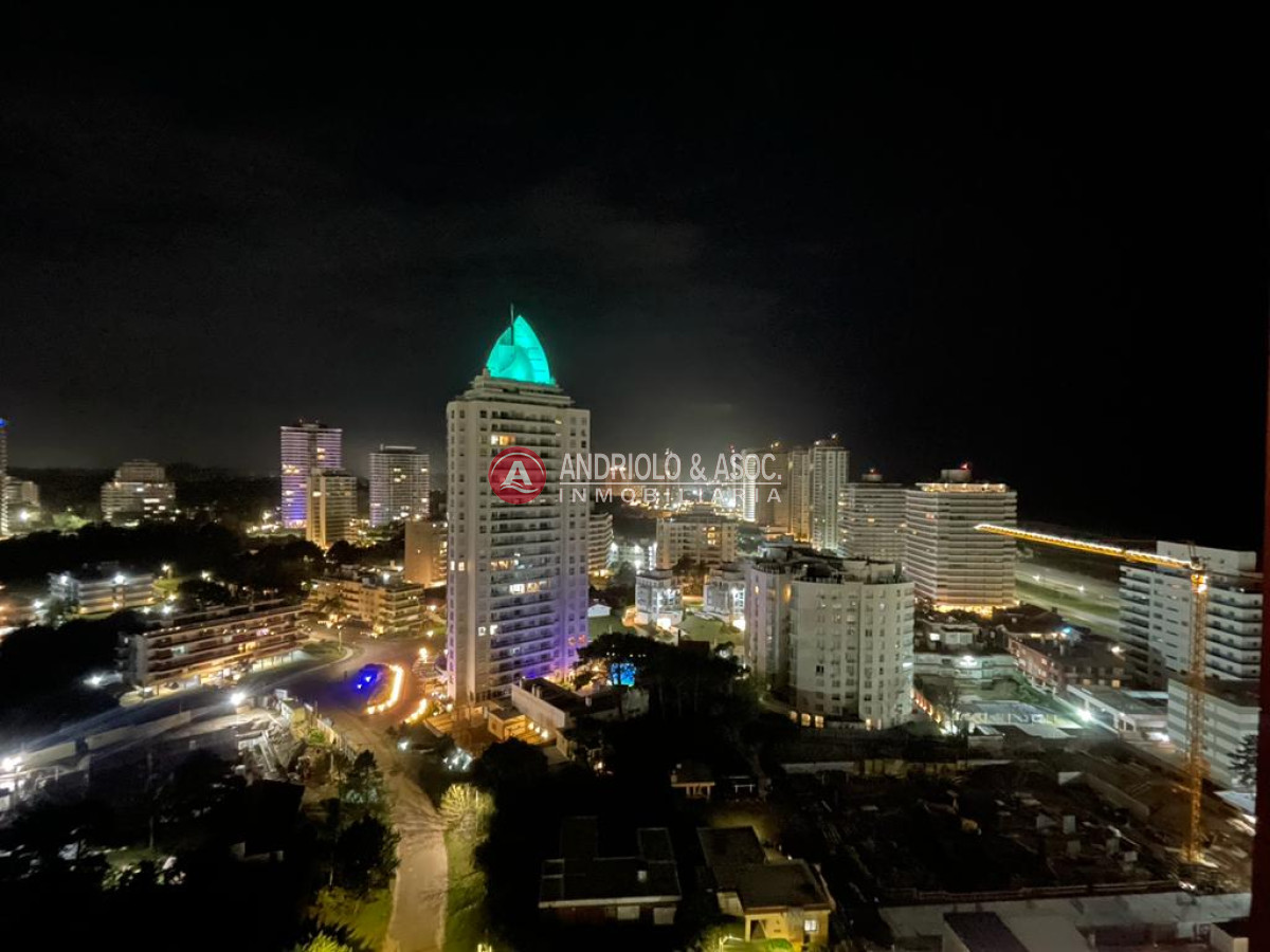 Apartamento ID.8106 - Apartamento en oportunidad en torre de categoría 