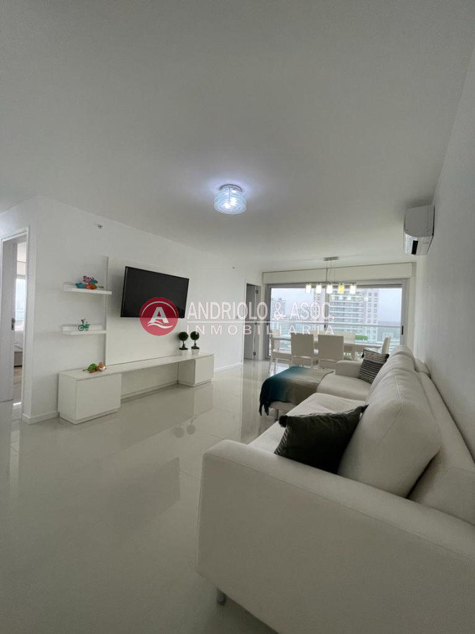 Apartamento ID.8106 - Apartamento en oportunidad en torre de categoría 
