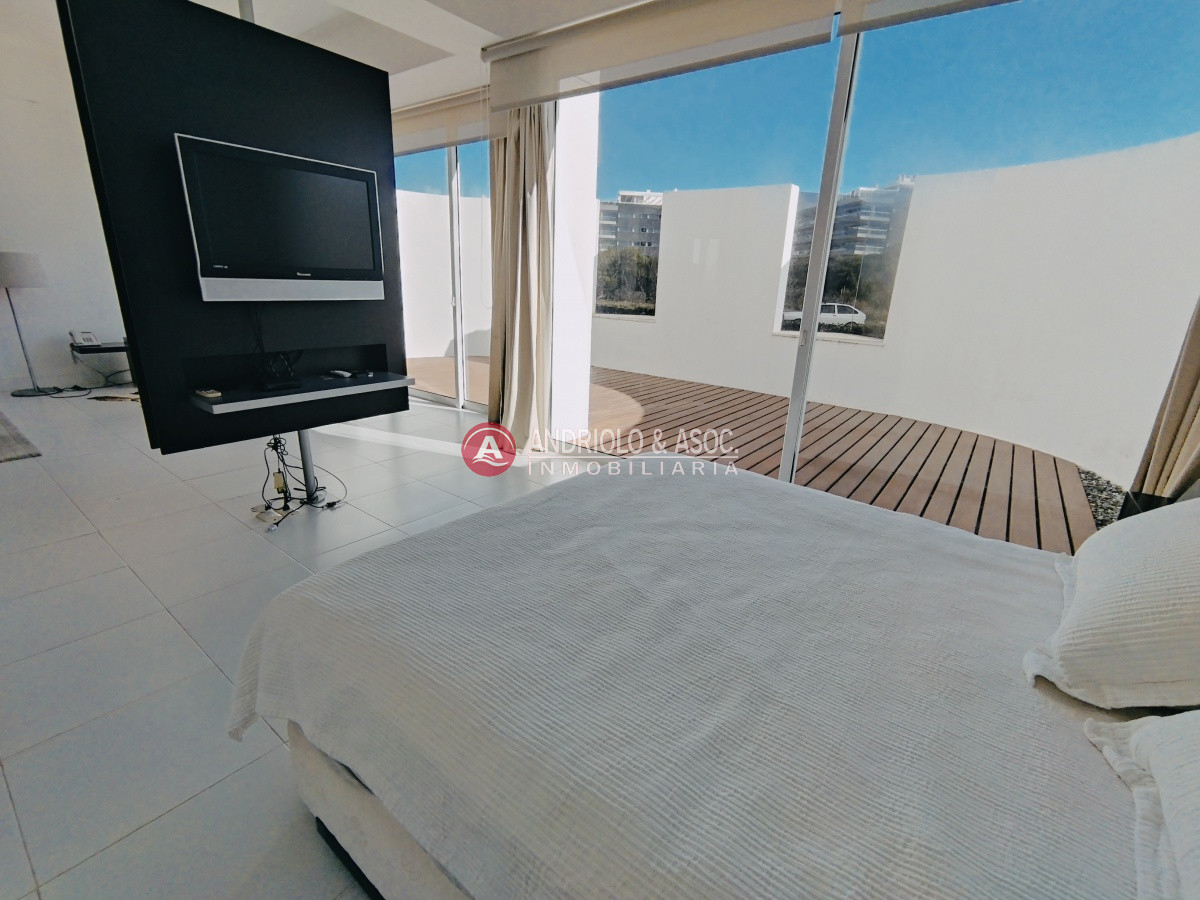 Apartamento ID.309 - ALQUILER HERMOSO DUPLEX EN PRIMERA LINEA BRAVA