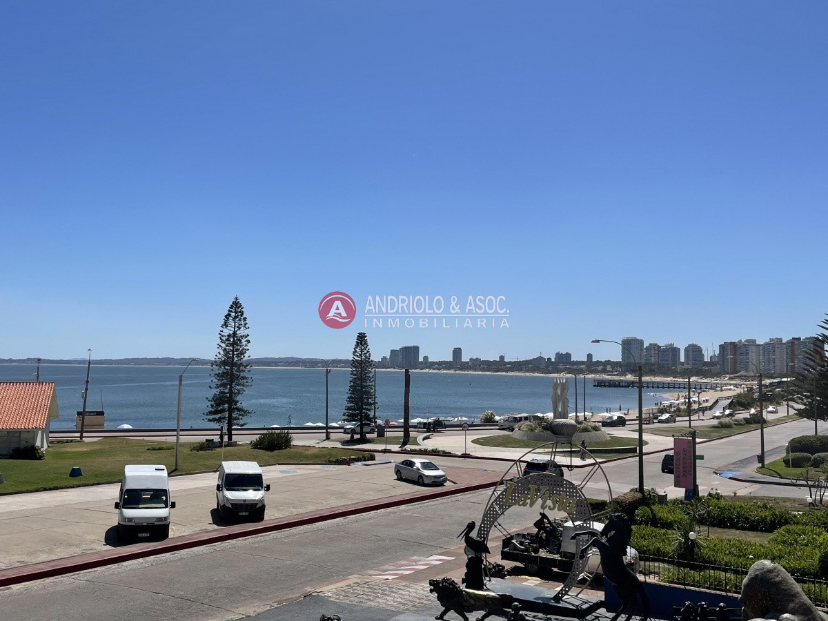 Apartamento ID.8410 -  hermosa propiedad de 4 dormitorios, 5 baños y 3 suites 