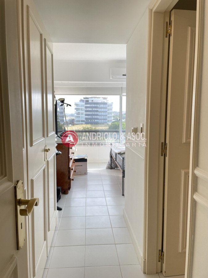 Apartamento ID.8691 - Amplio apartamento en primera línea 