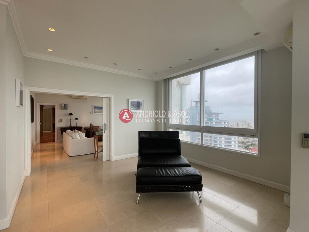 Apartamento ID.8793 - Penthouse en primera línea  