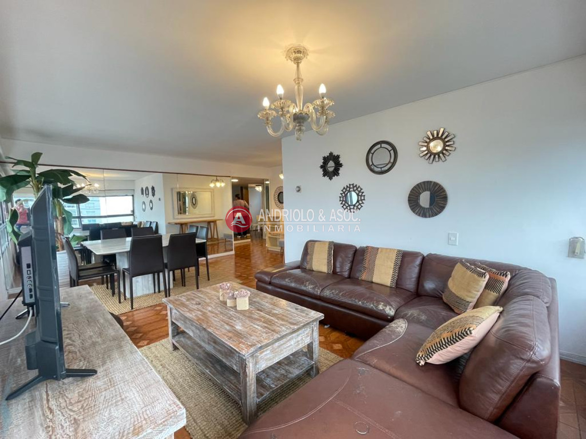 Apartamento ID.8522 - Oportunidad amplió apartamento 