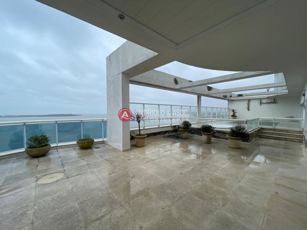 Apartamento ID.8793 - Penthouse en primera línea  