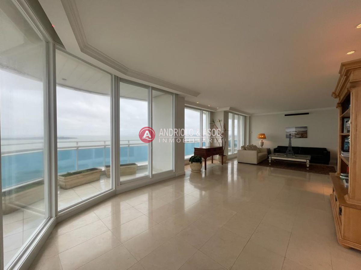 Apartamento ID.8793 - Penthouse en primera línea  
