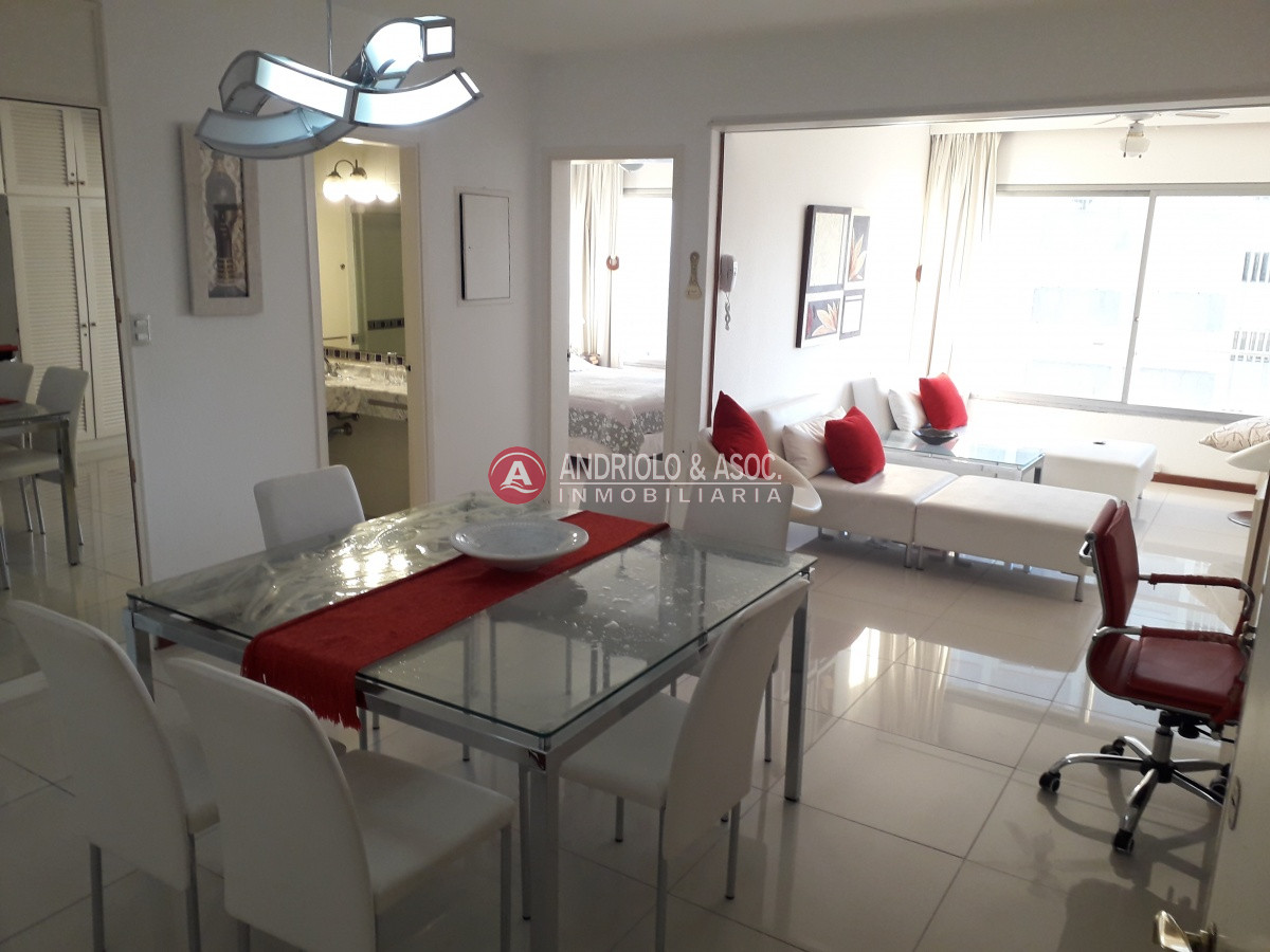Apartamento ID.2264 - edificio a metros de playa brava 
