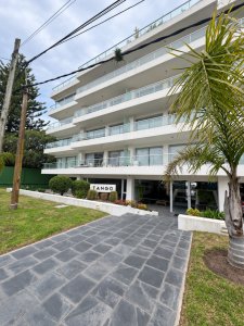 Apartamento de dos dormitorios zona Aidy Grill ,Punta del Este 