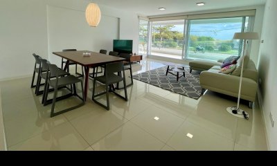 Apartamento en Punta del Este, Mansa
