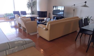 Apartamento de gran dimensiones en torre de categoría