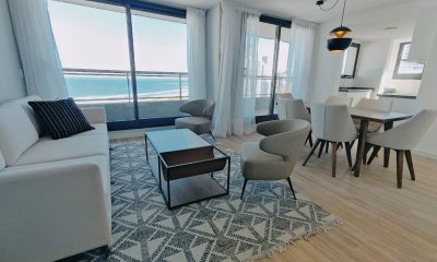 VENTA DE APARTAMENTO 2 DORMITORIOS, 2 BAÑOS CON VISTA Y A METROA DE PLAYA BRAVA
