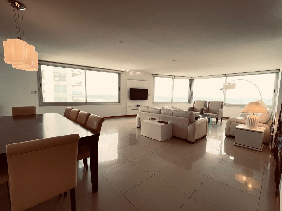  APARTAMENTO EN TORRE DE CATEGORIA PRIMERA LINEA BRAVA