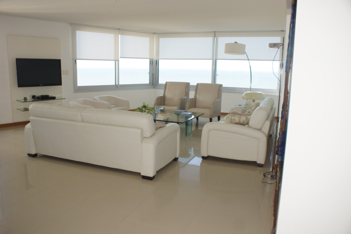  APARTAMENTO EN TORRE DE CATEGORIA PRIMERA LINEA BRAVA