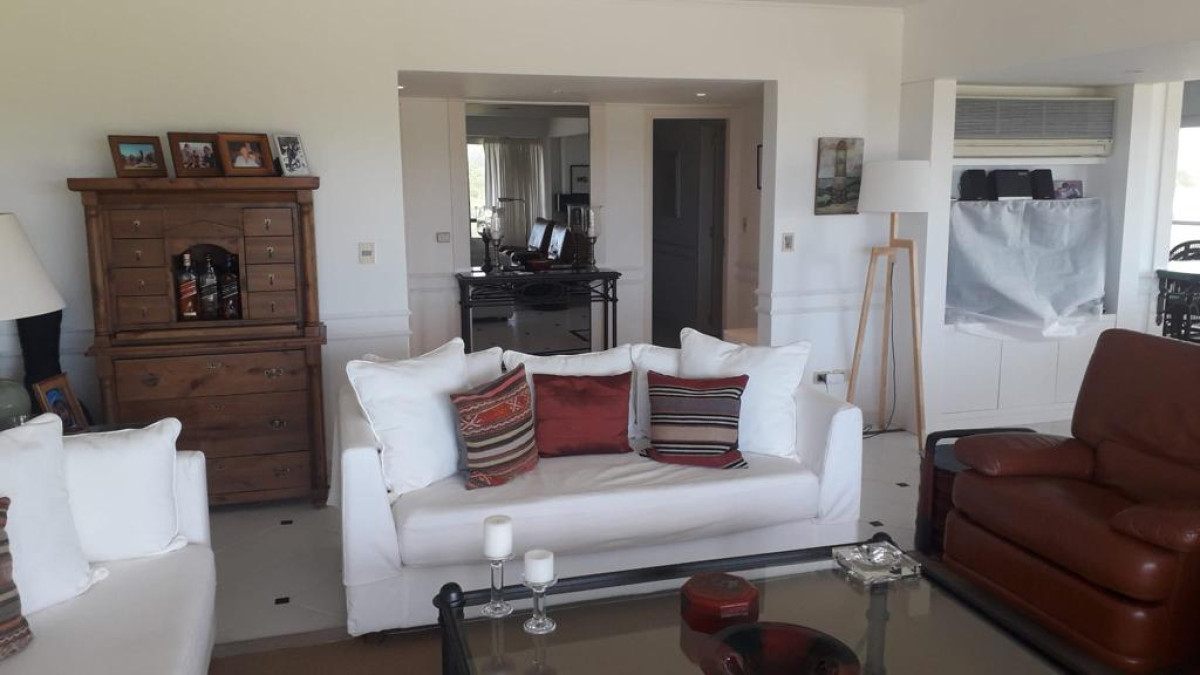 Venta y alquiler Apartamento 4 dm Zona Playa Brava