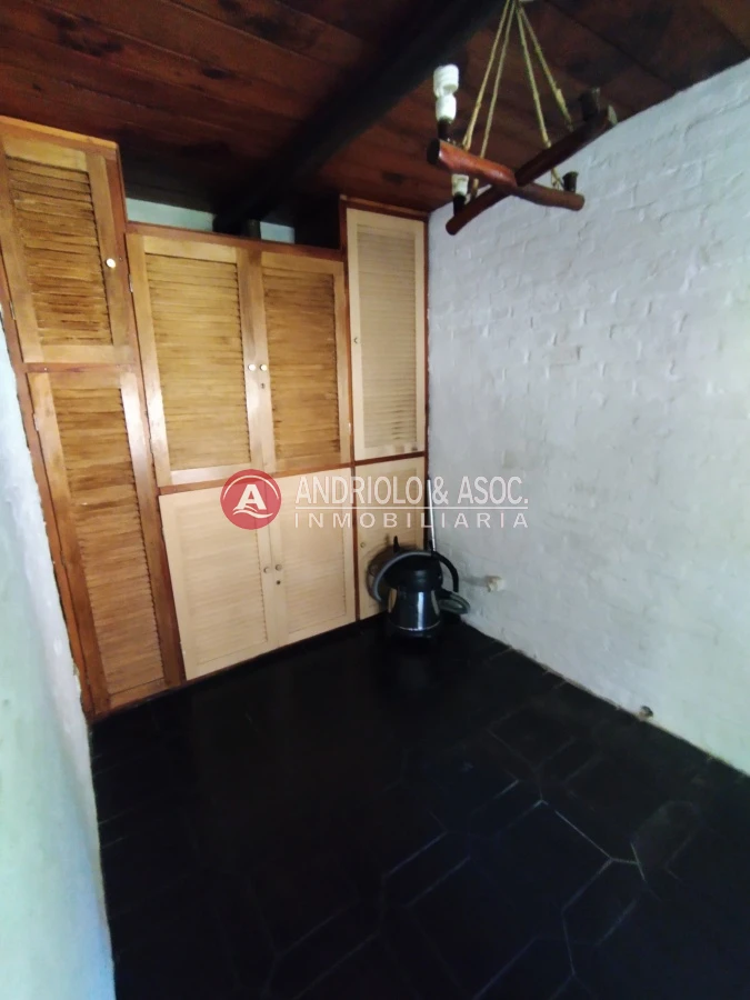 Casa ID.7439 - VENTA DE HERMOSA CASA EN BARRIO PINARES - 3 DORMITORIOS - 