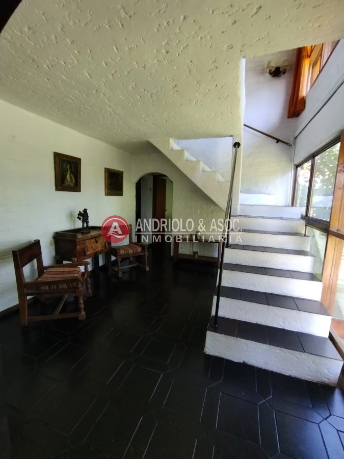Casa ID.7439 - VENTA DE HERMOSA CASA EN BARRIO PINARES - 3 DORMITORIOS - 