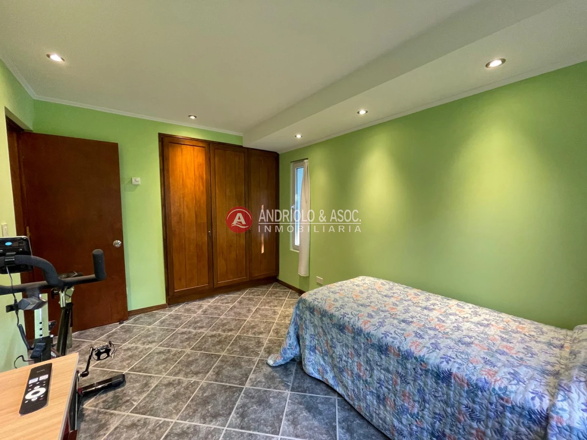 Casa ID.9443 - Casa en barrio Pinares 