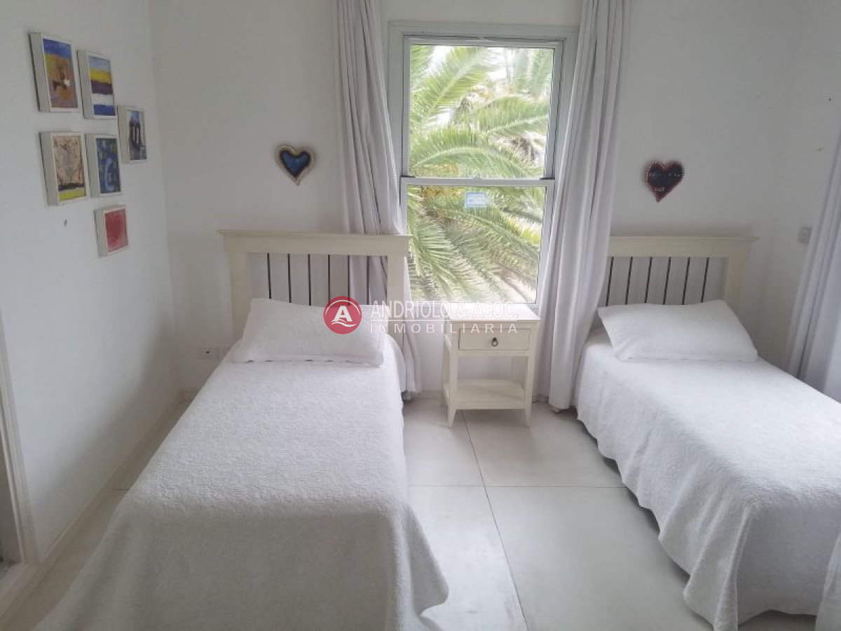 Casa ID.6363 - oportunidad en zona de Península 