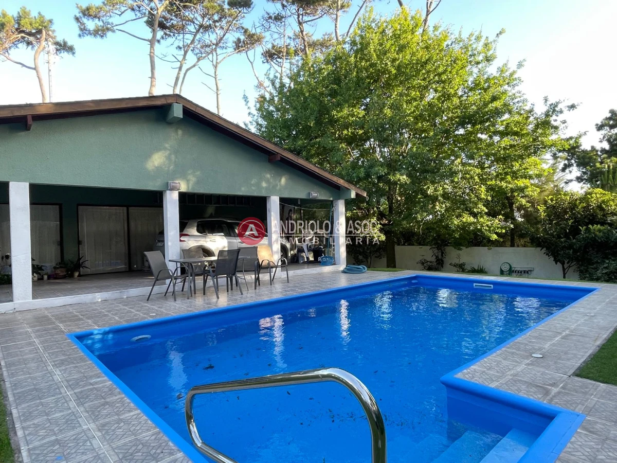 Casa ID.9443 - Casa en barrio Pinares 