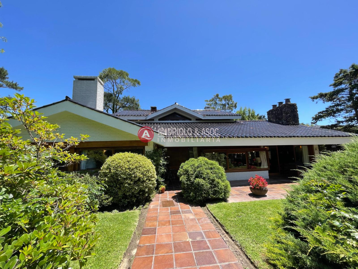 Casa ID.9465 - Magnifica casa en Punta del Este 