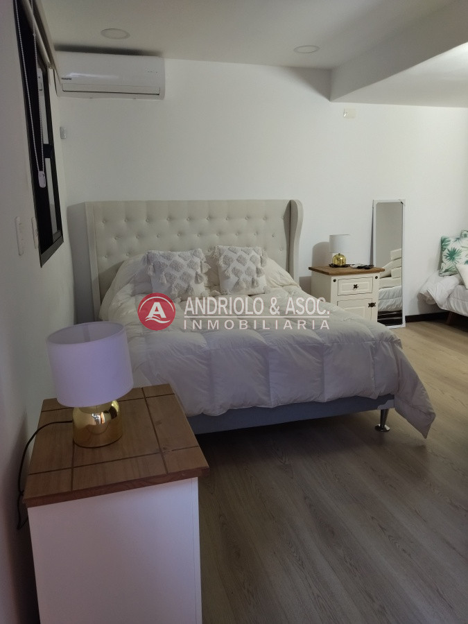 Casa ID.7707 - VENTA DE HERMOSA CASA 5 DORMITORIOS EN SUITE, A METROS DEL MAR.