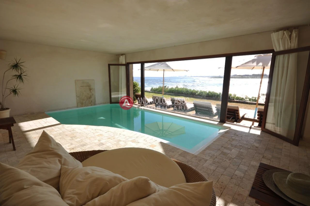 Casa ID.6608 - casa en primera línea  