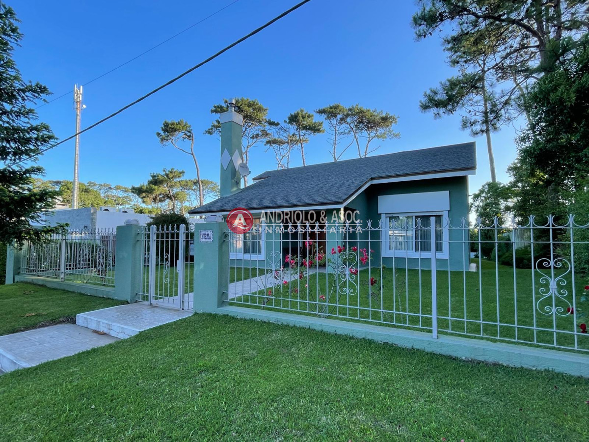Casa ID.9443 - Casa en barrio Pinares 