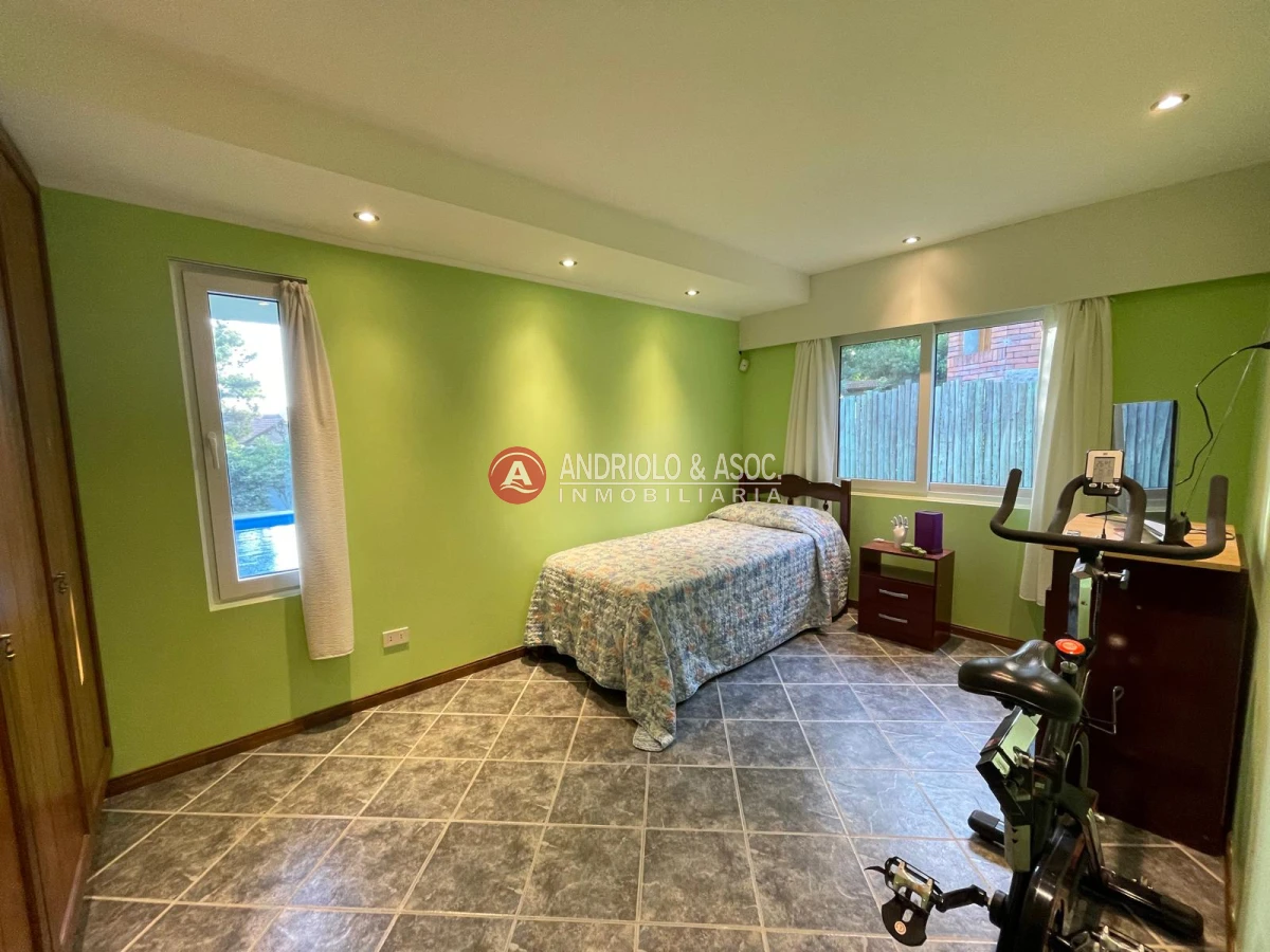 Casa ID.9443 - Casa en barrio Pinares 