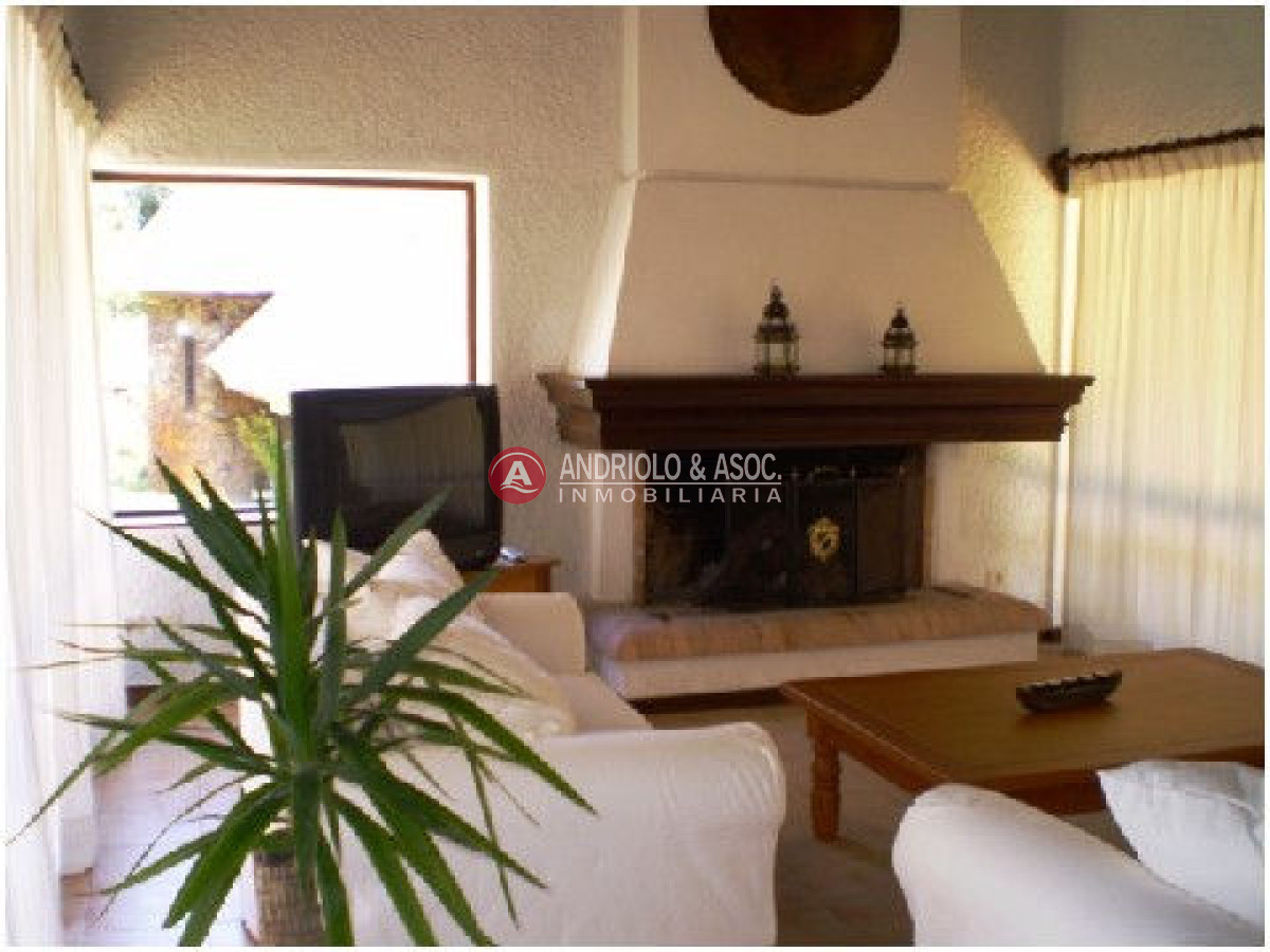 Casa en Punta del Este, Lugano - AND4266C