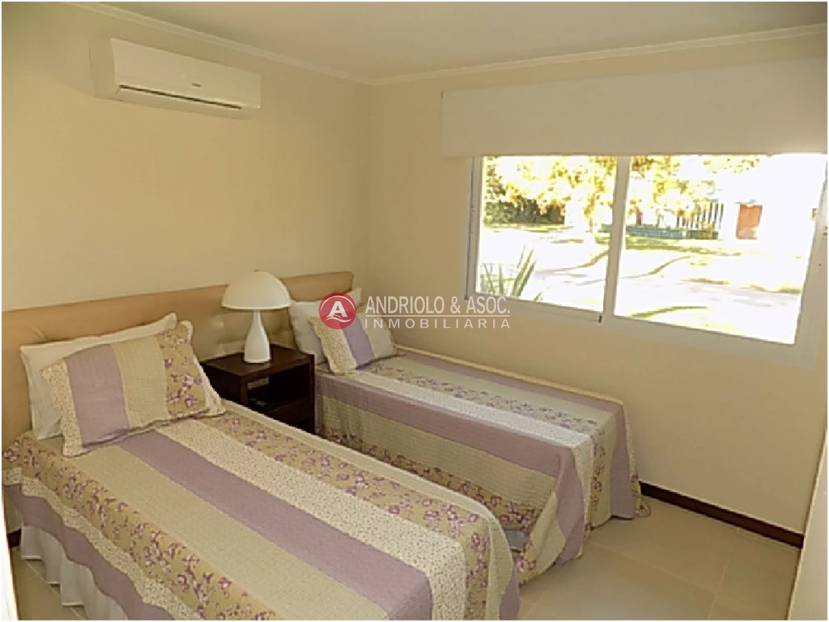Casa ID.5560 - casa en playa mansa 