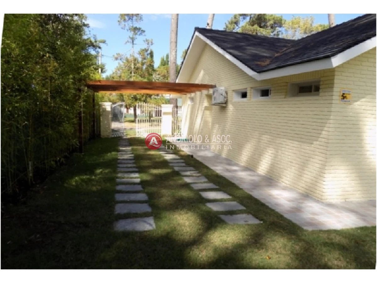 Casa ID.5560 - casa en playa mansa 