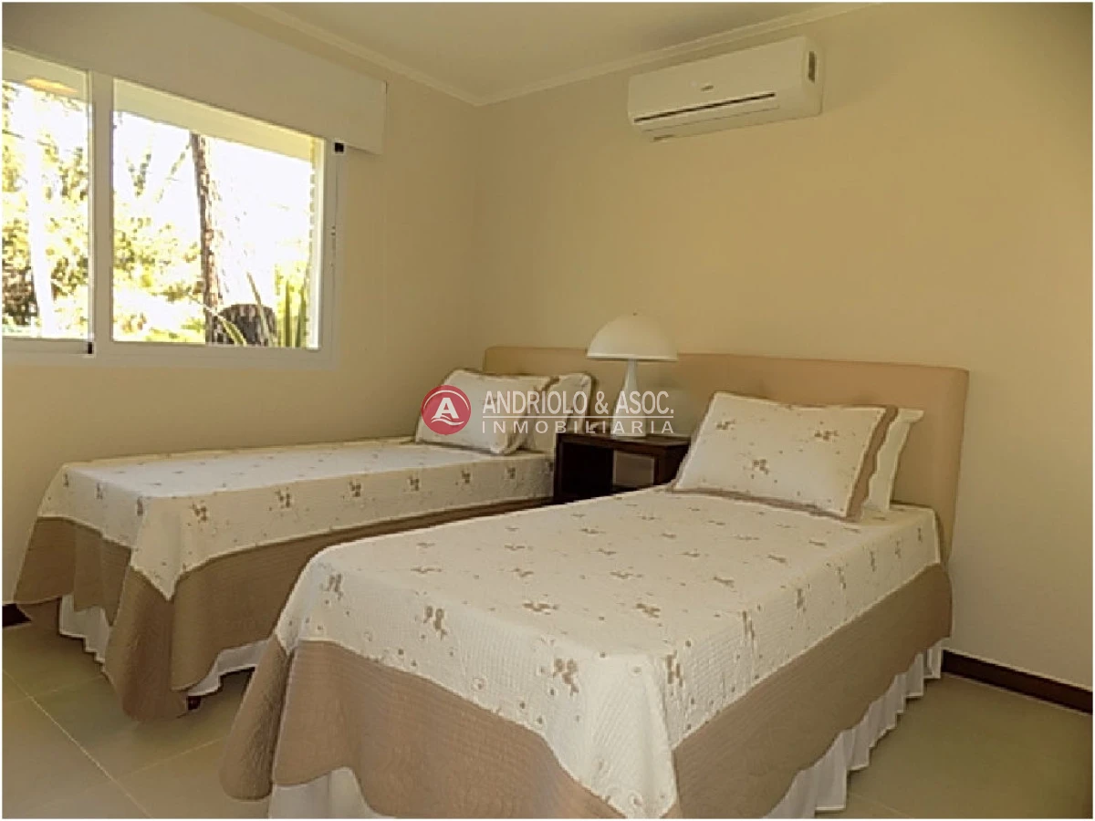 Casa ID.5560 - casa en playa mansa 
