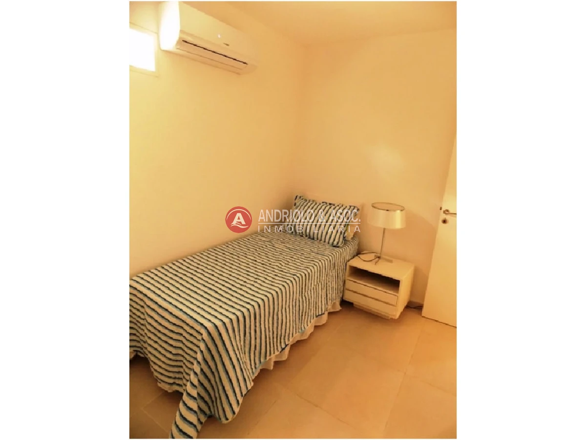 Casa ID.5560 - casa en playa mansa 
