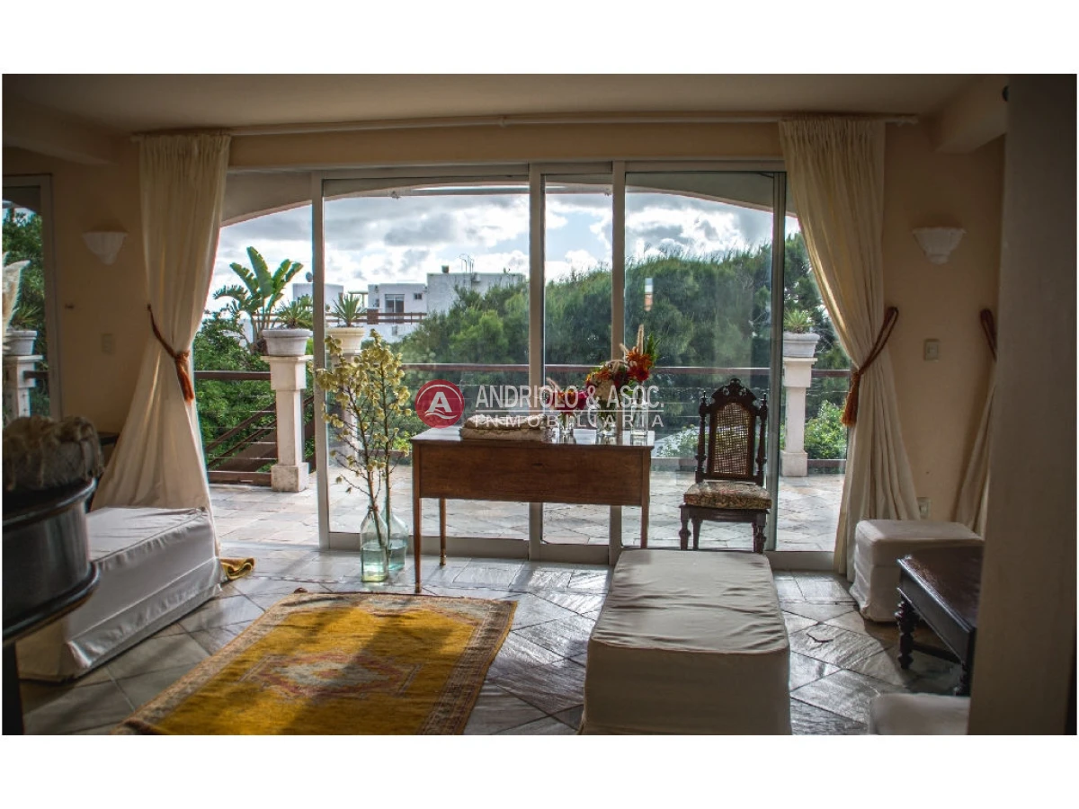 casa en zona de península  - AND5758C