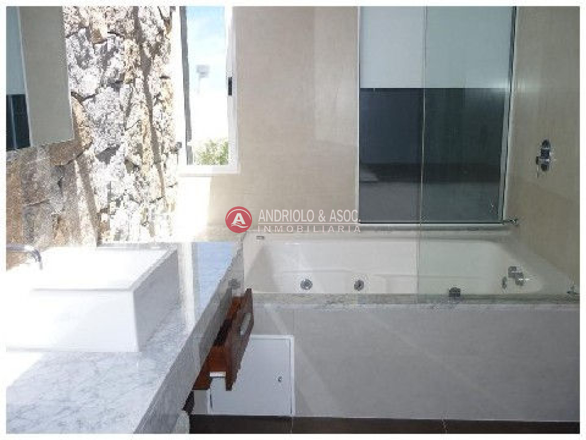 Casa ID.4593 - casa en venta y alquiler zona de manantiales 