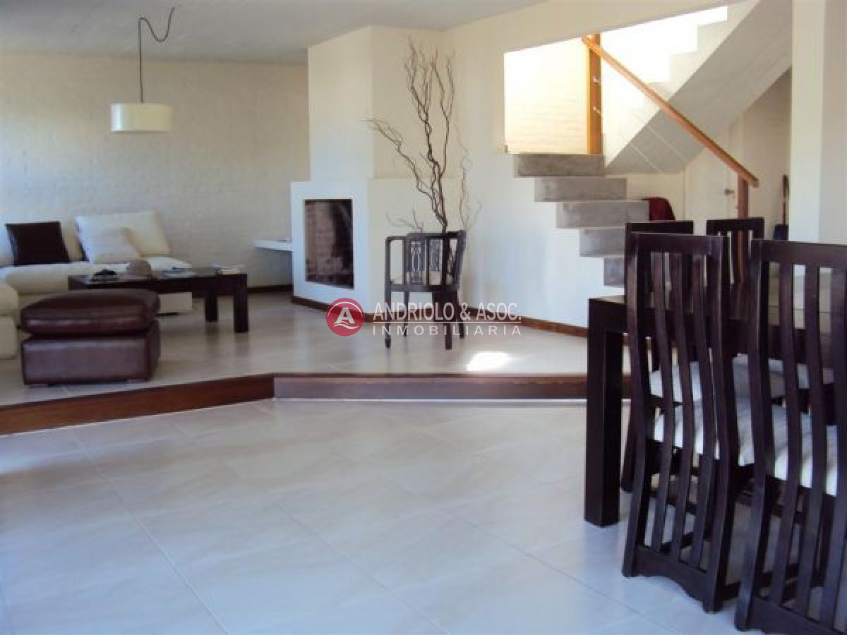 Casa ID.4944 - casa en impecable estado !!!!! a media cuadra de Tienda Inglesa 