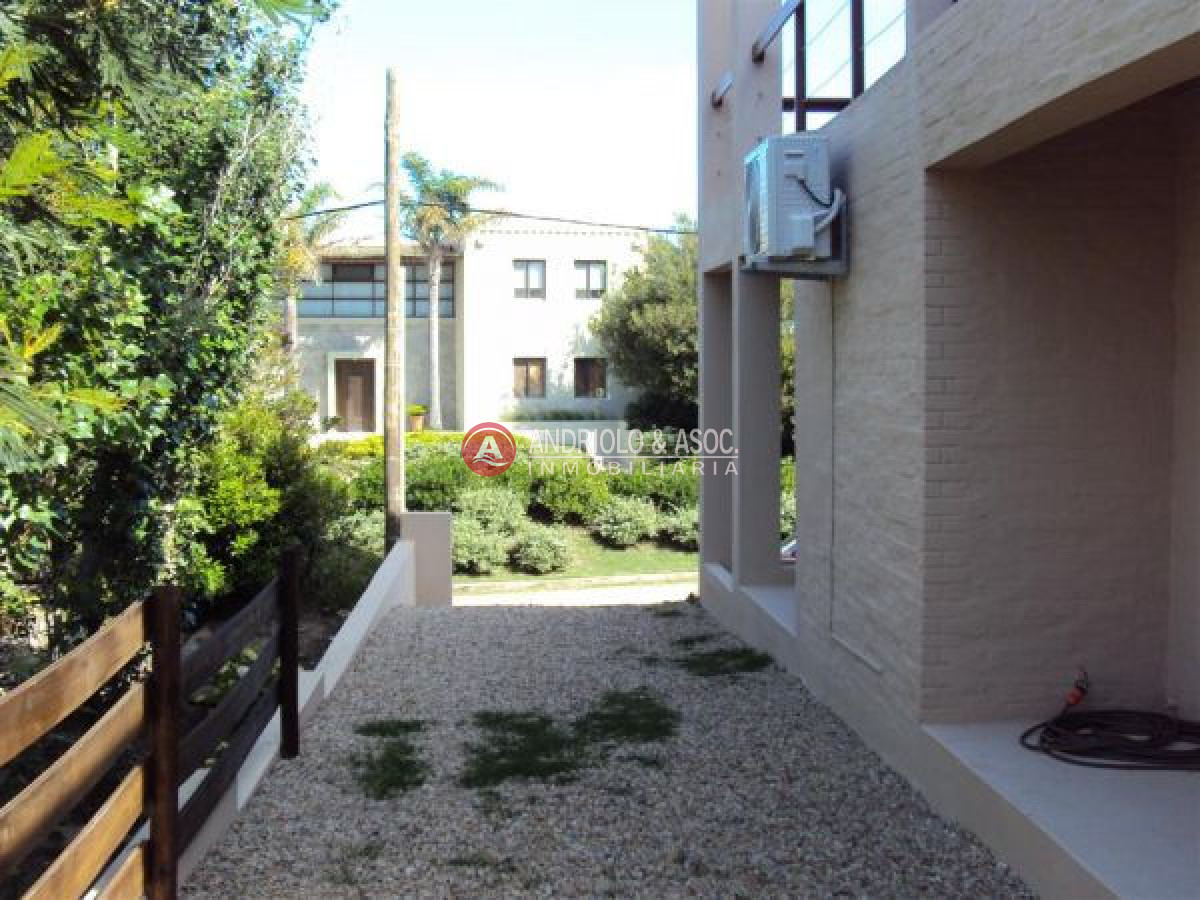 Casa ID.4944 - casa en impecable estado !!!!! a media cuadra de Tienda Inglesa 