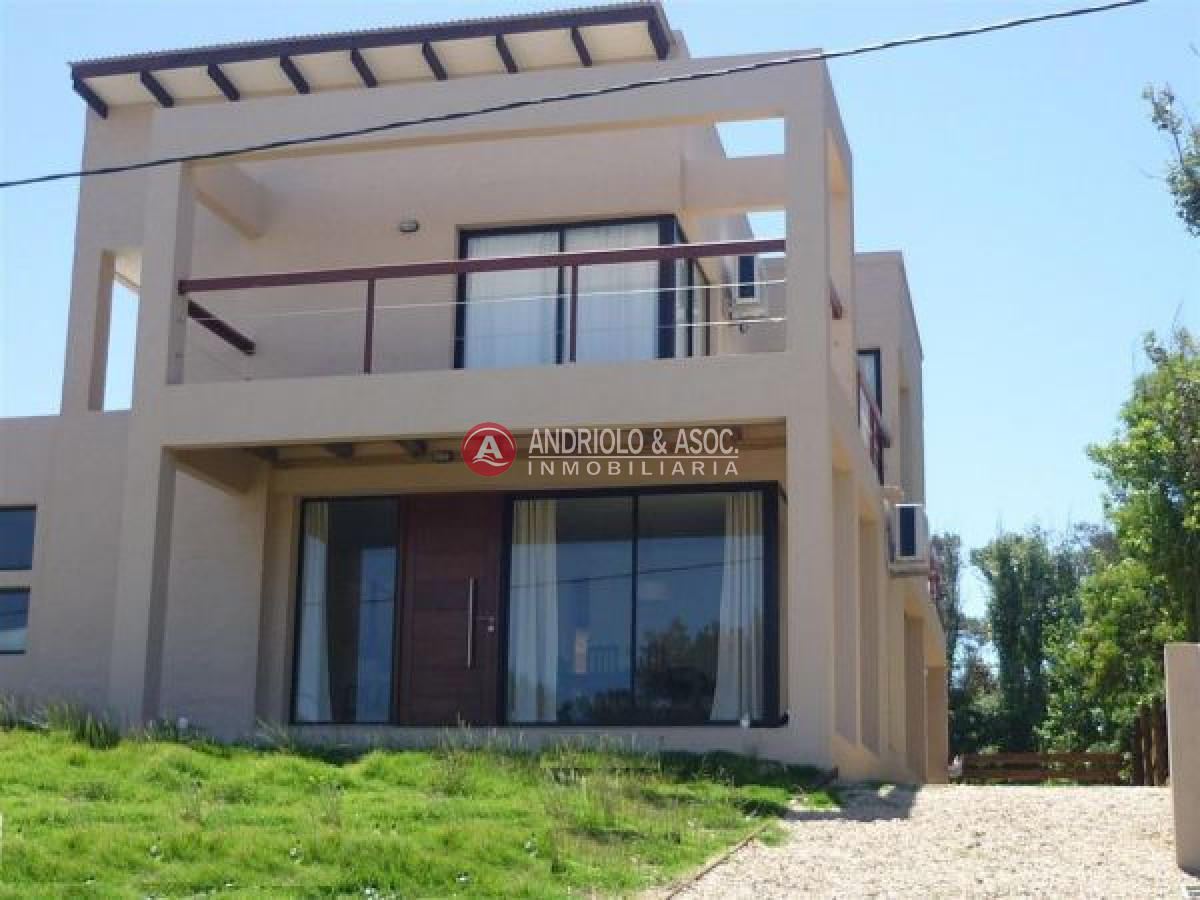 Casa ID.4944 - casa en impecable estado !!!!! a media cuadra de Tienda Inglesa 