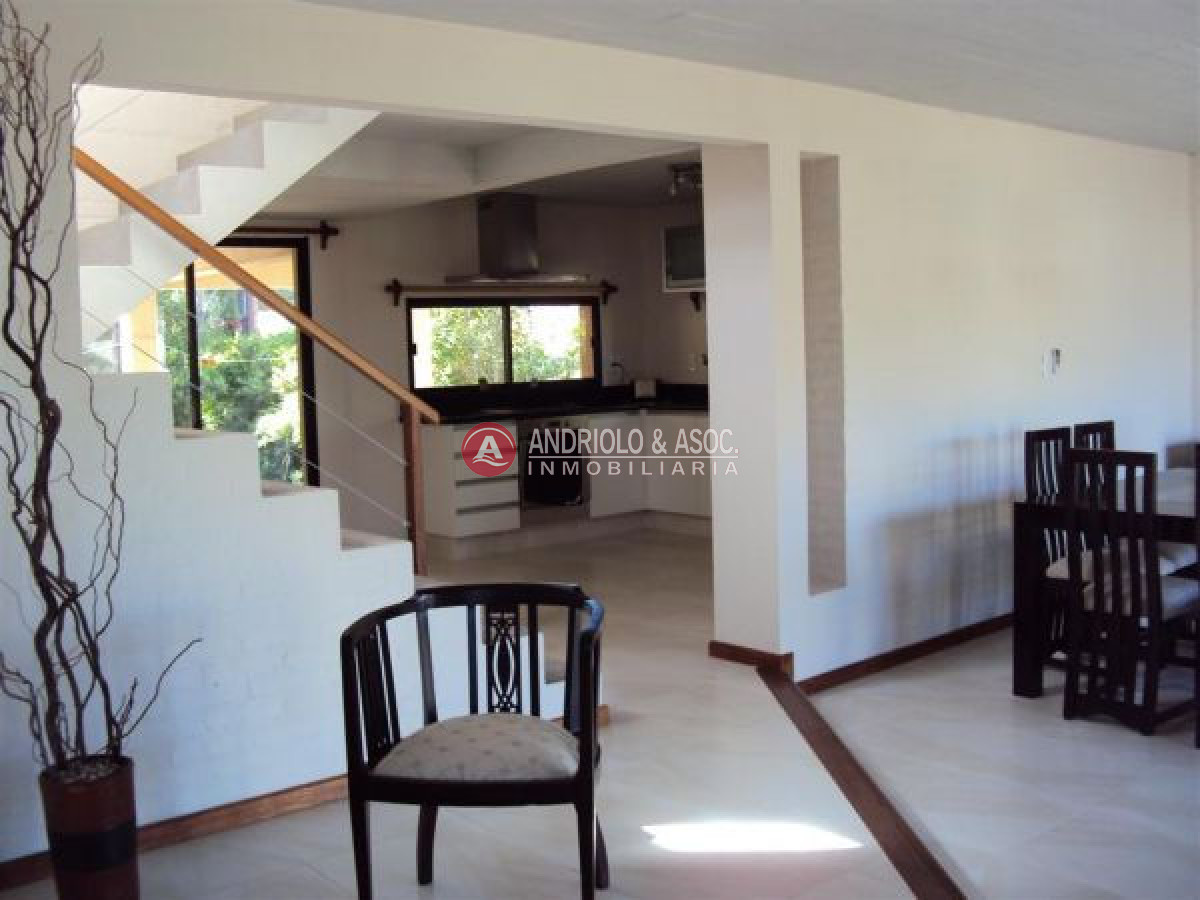 Casa ID.4944 - casa en impecable estado !!!!! a media cuadra de Tienda Inglesa 