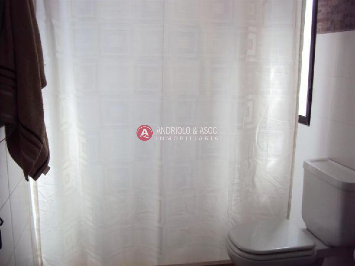 Casa ID.4944 - casa en impecable estado !!!!! a media cuadra de Tienda Inglesa 