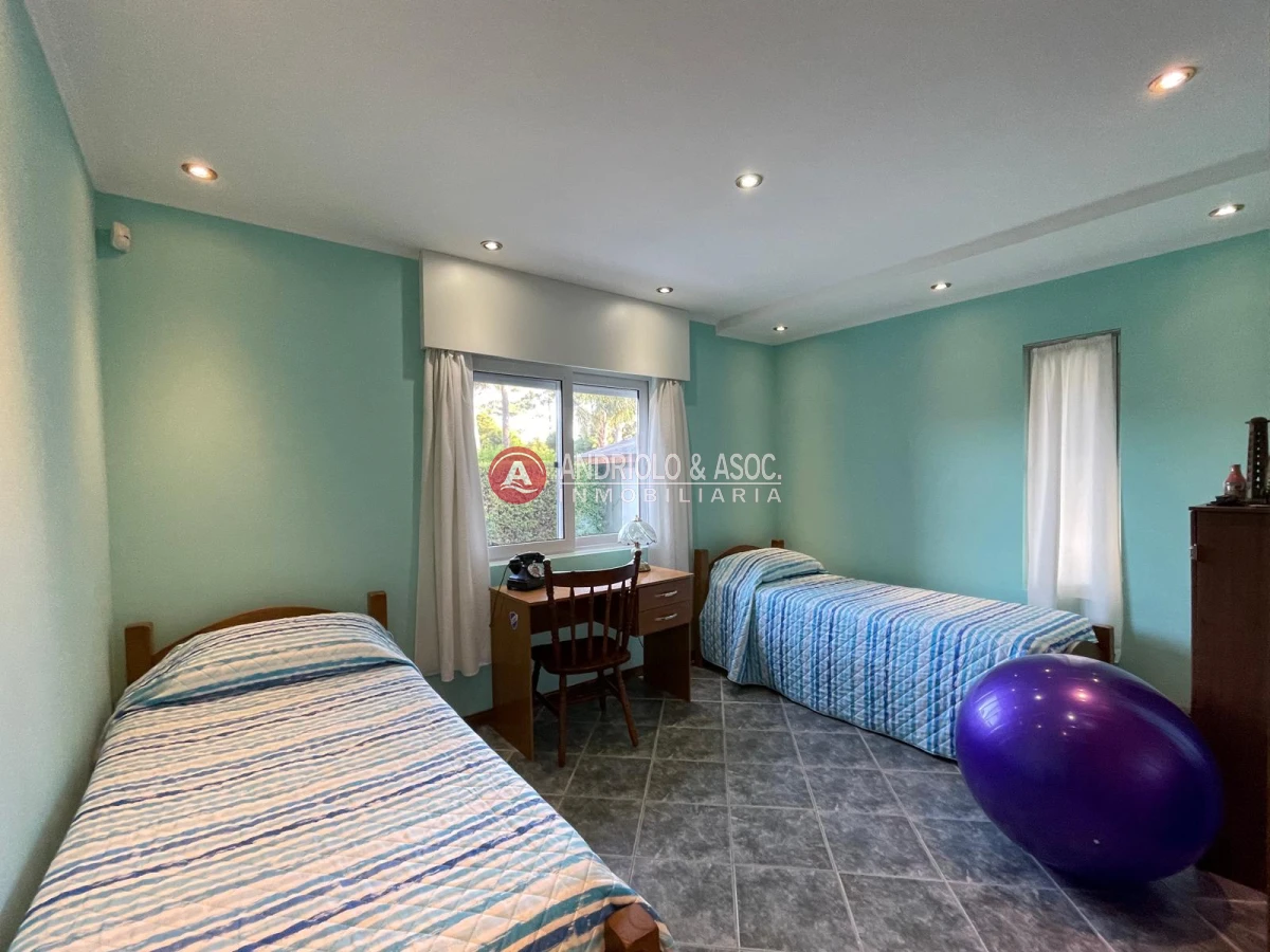 Casa ID.9443 - Casa en barrio Pinares 