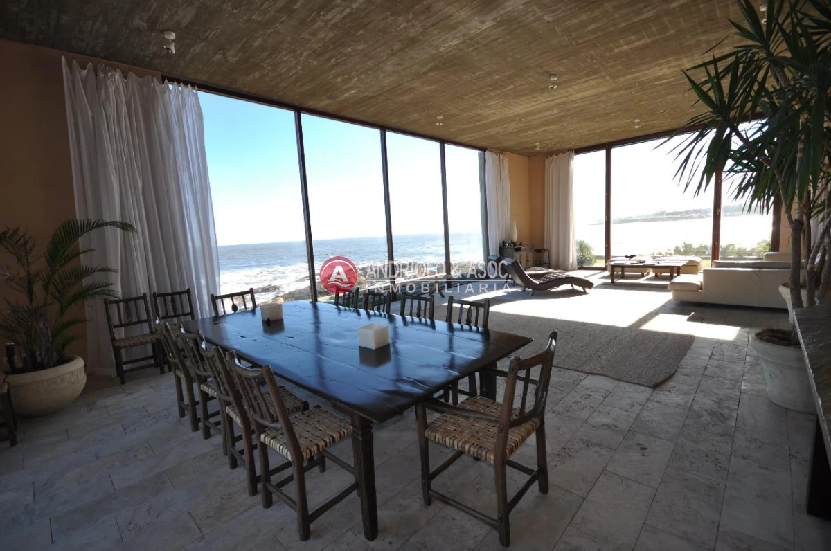 Casa ID.6608 - casa en primera línea  