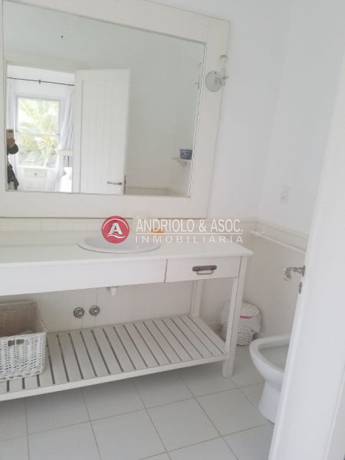 Casa ID.6363 - oportunidad en zona de Península 