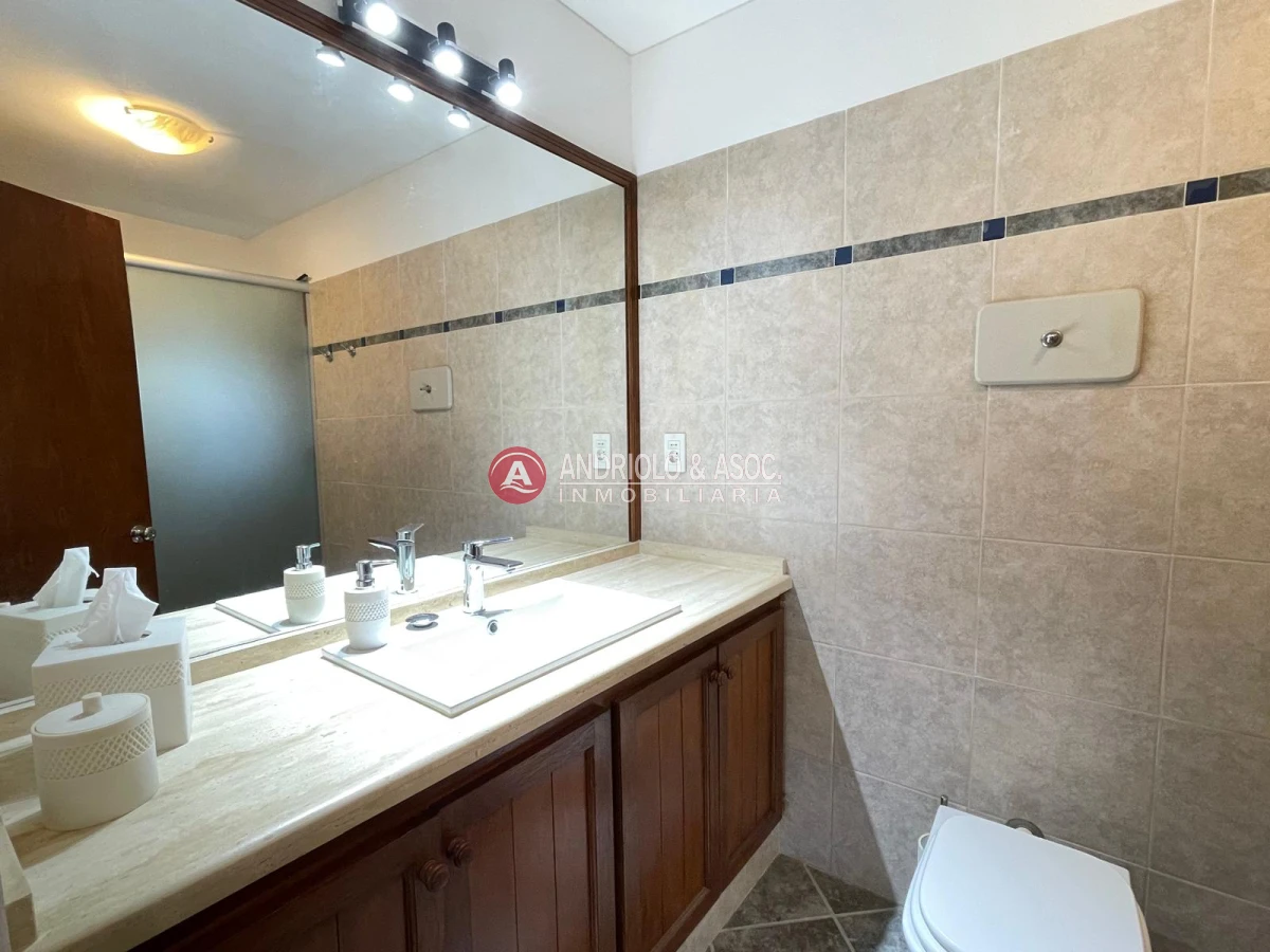 Casa ID.9443 - Casa en barrio Pinares 