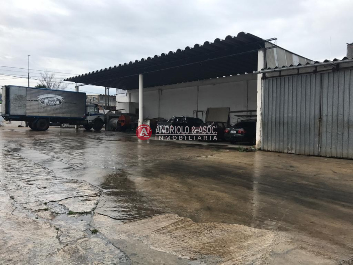 Local Comercial ID.8529 - Gran galpón 