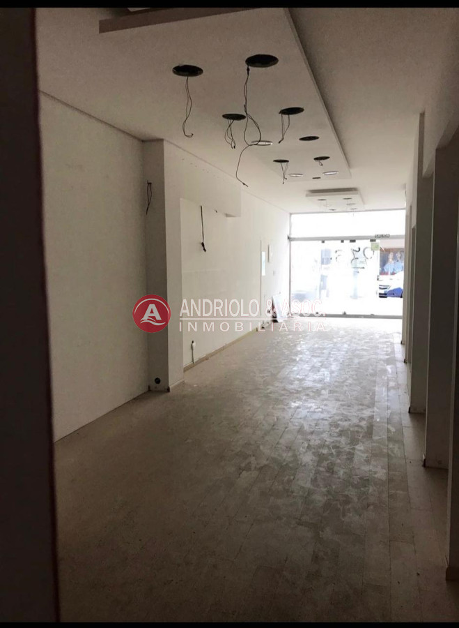 Local Comercial ID.8086 - ALQUILER DE LOCAL EN GORLERO