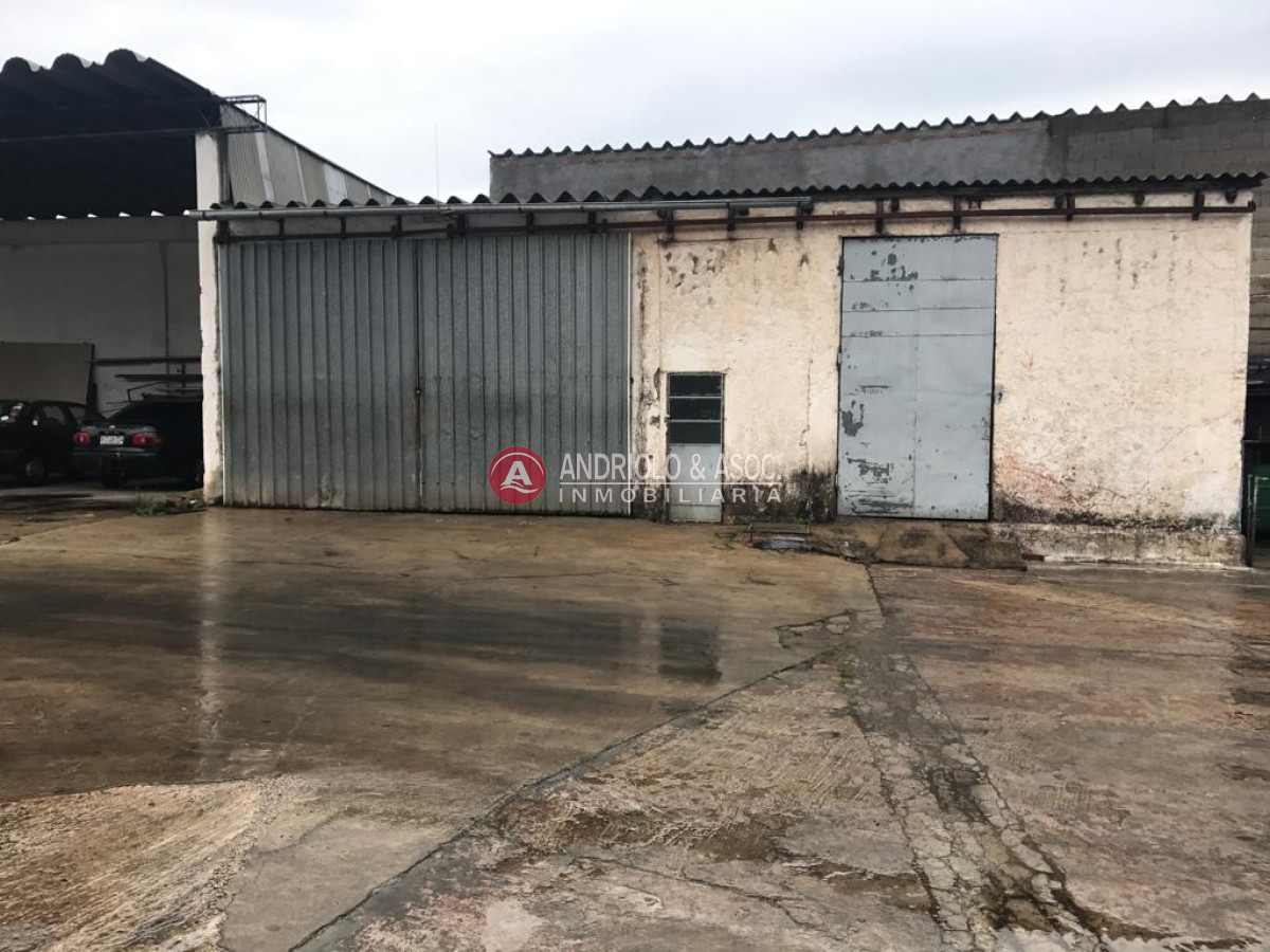 Local Comercial ID.8529 - Gran galpón 