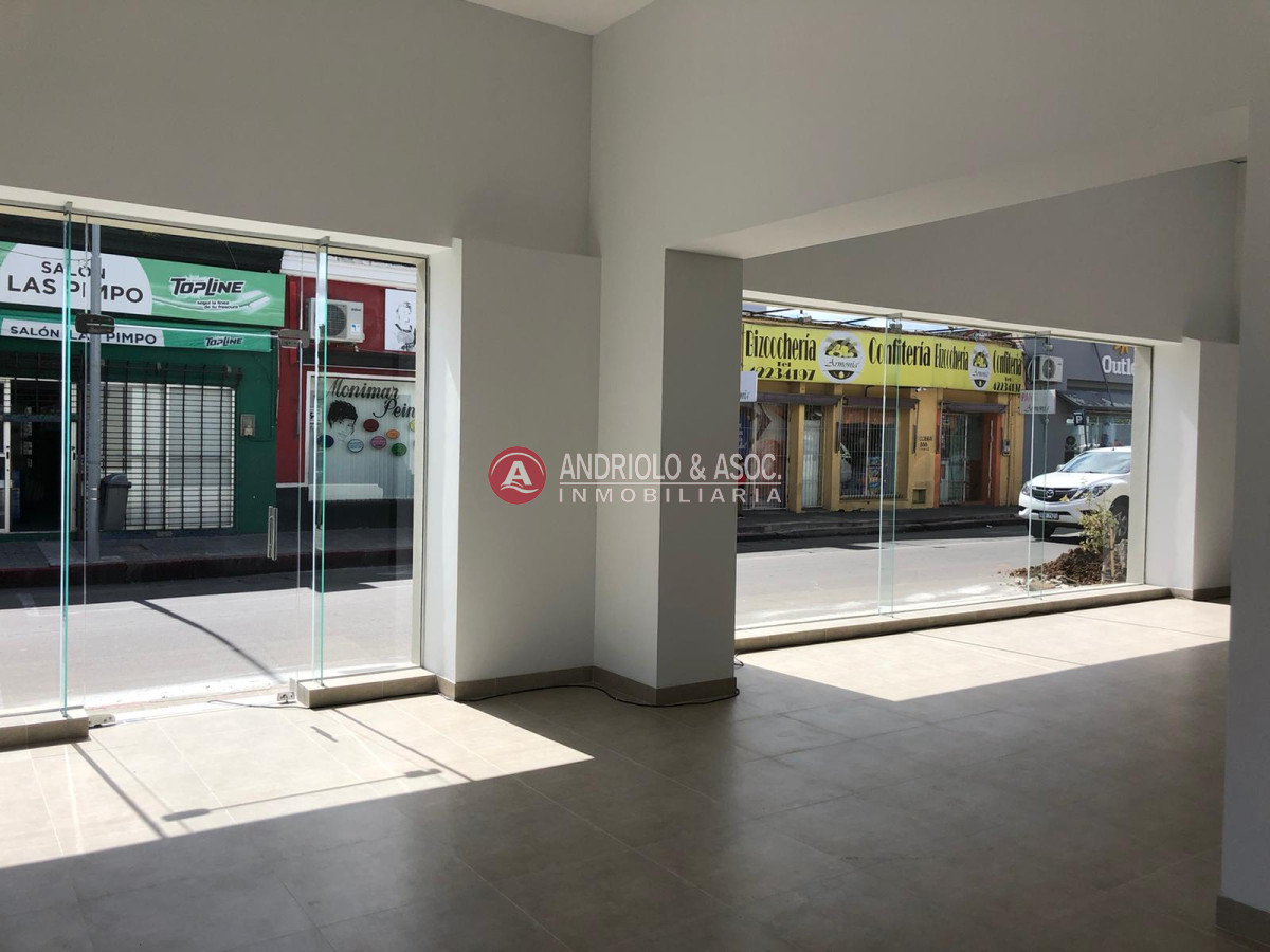Local Comercial ID.6593 - gran local comercial en centro de maldonado 
